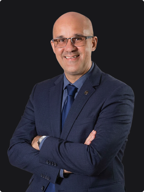 Dr. Marcus Soares
